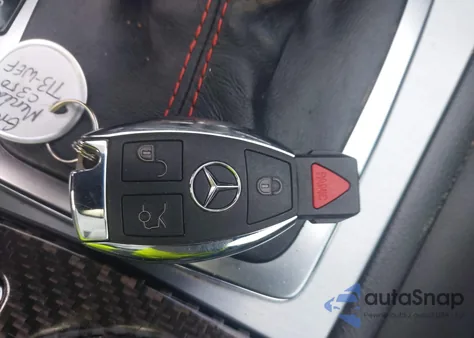 2014 Mercedes-Benz C 350 Sport z USA, uszkodzony, nr VIN WDDGF5HB3EA949484